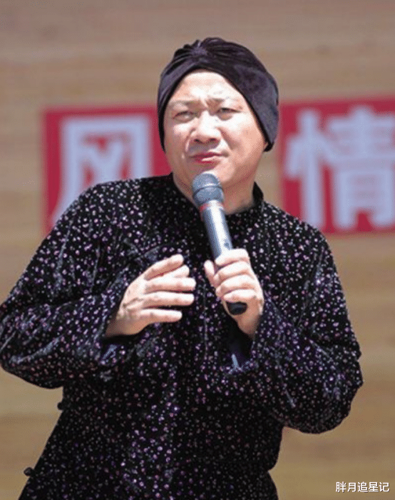 唐鉴军|演员唐鉴军：走红后拒绝抛弃不孕妻子，今一家四口其乐融融