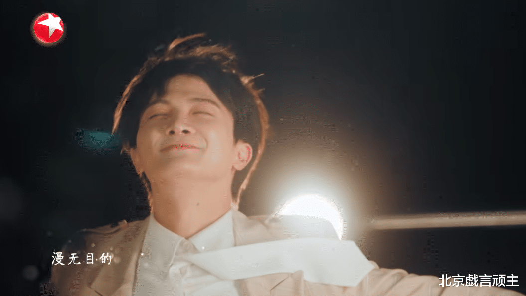 周深|年度优质偶像,周深新歌坐稳冠军,网曝将加盟四场晚会,再掀热议