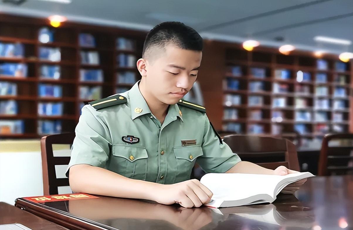 我国27所军校划分四档，前两档不是想考就能考，考上第四档已不错