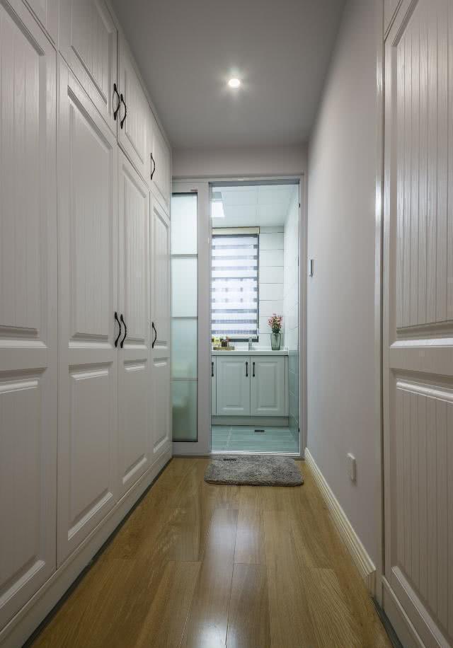 131平美式大三房,一进门就被玄关柜给迷住了,全屋打柜子太实用