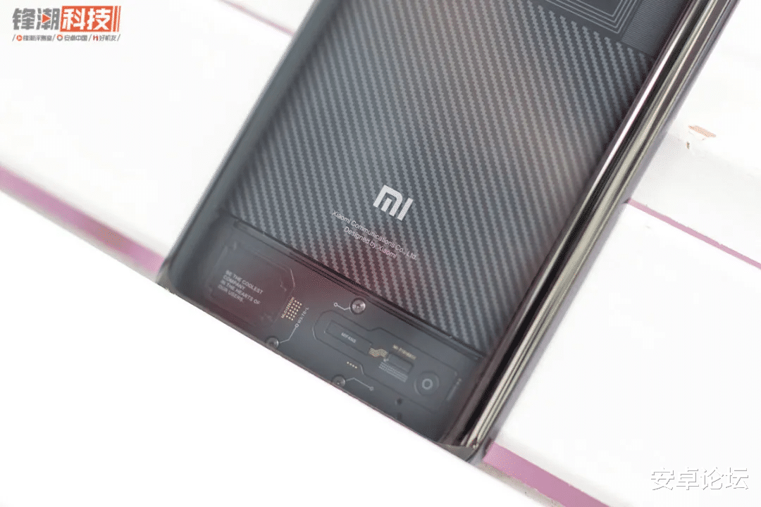 小米科技|一款全透明的手机有多吸引?Nothing把它做出来了