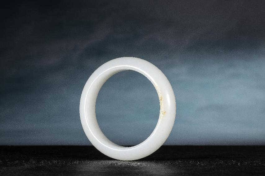 |腕间柔情，谁不想拥有一只和田玉手镯？