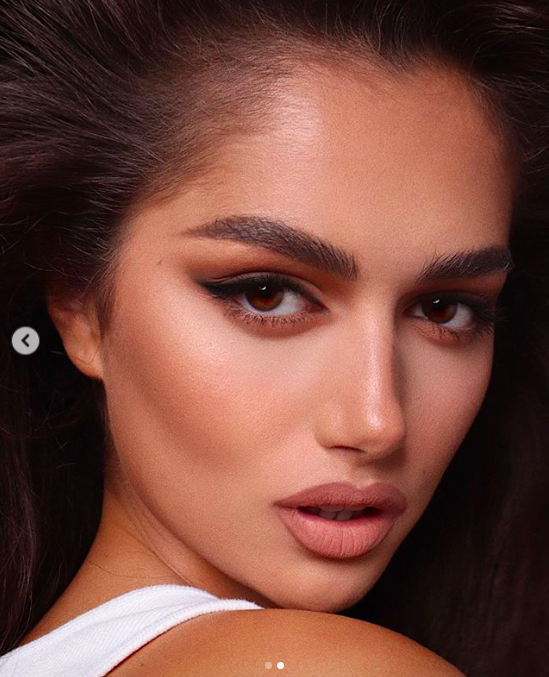 主持人|梅根《财富》杂志论坛出大招，肉桂奶茶新妆秒杀傻白甜主持人.