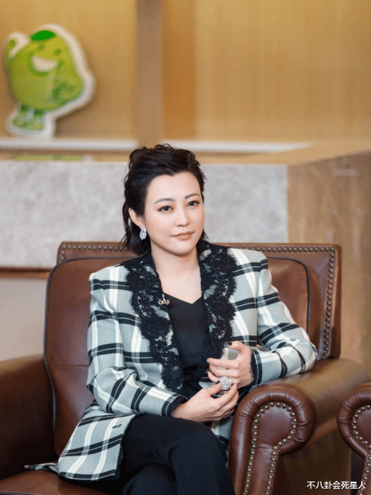 整容|10对同龄中老年女星现状对比，自然老去比整容脸顺眼太多了