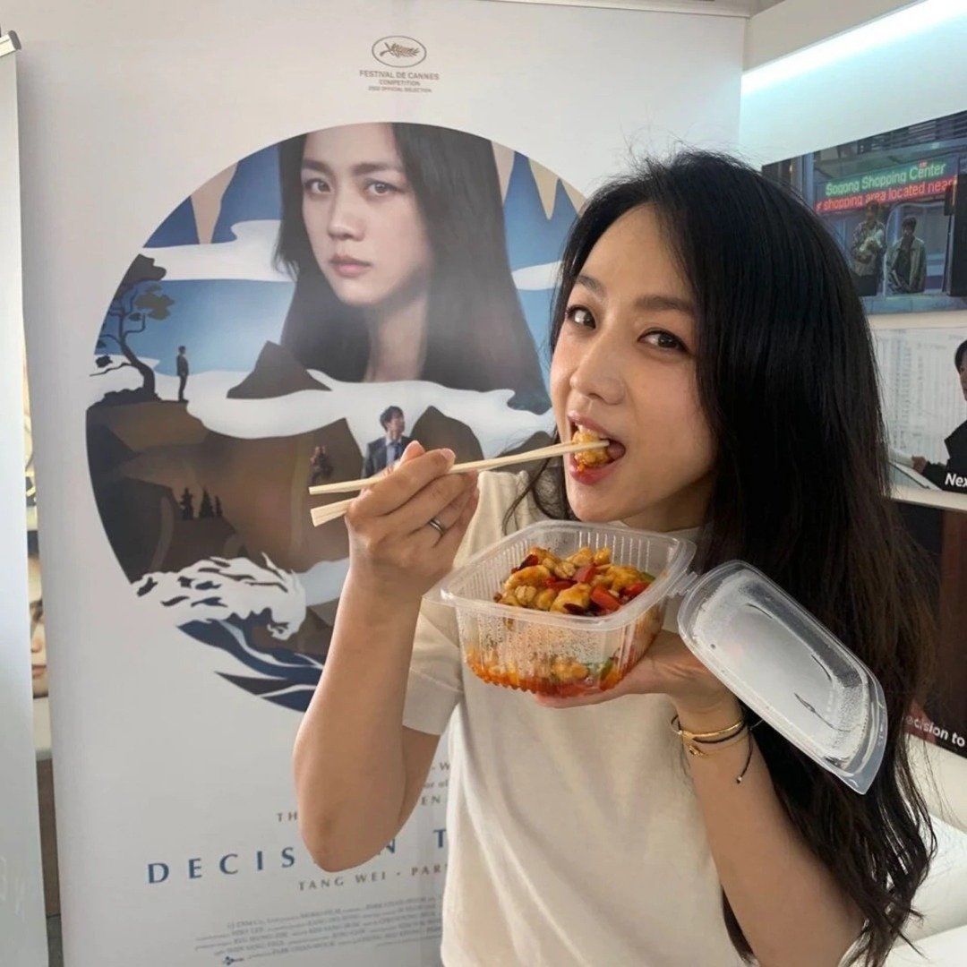 汤唯|汤唯甜晒全家福再破婚变传言 与女儿老公温馨画面曝光