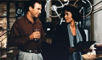 李智恩|现实版“保镖情缘”,李知恩和她的保镖大叔朴根宇