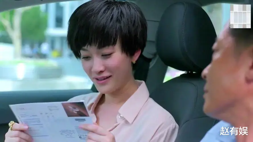 李小冉|45岁李小冉签约新公司,接替杨紫成一姐?透过演技、身材看本质