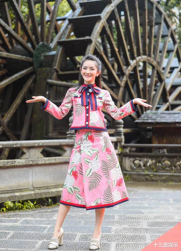 芒果台|谢娜录制东方卫视春晚，疑似失业跳槽？离开了损失的可能是芒果台