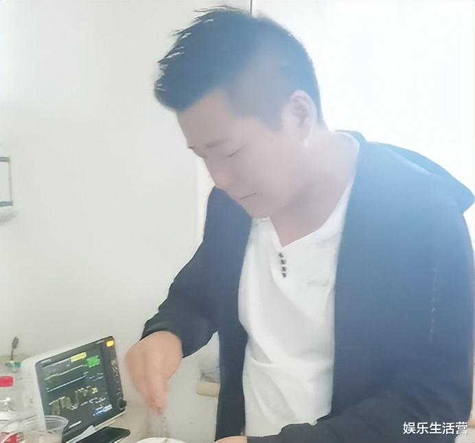 网红小敏患癌身上生蛆，网友曝治疗后续被疑作假，小敏开直播澄清