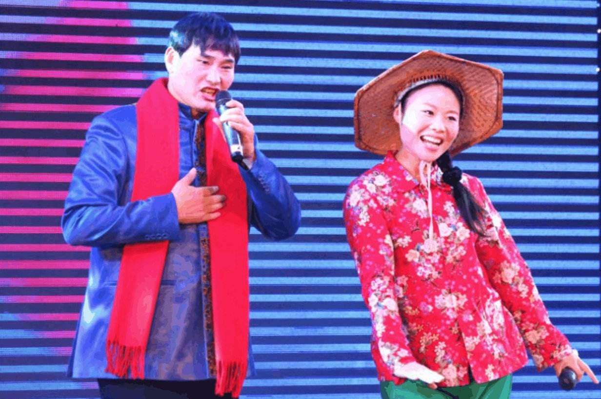 草帽姐|名利双收的“大衣哥”；昙花一现的“草帽姐”。