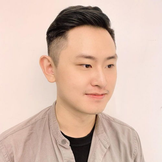 短发 40岁男人别剪“显老”的发型，这三款造型不挑脸型，成熟又帅气