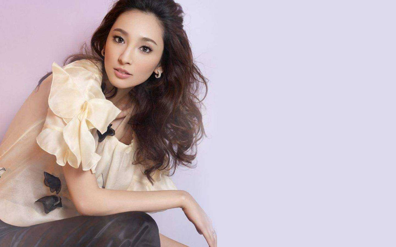 大S|大S否认吸毒出轨后吴佩慈罕见发声,阴阳怪气实锤大S有婚前癫痫!