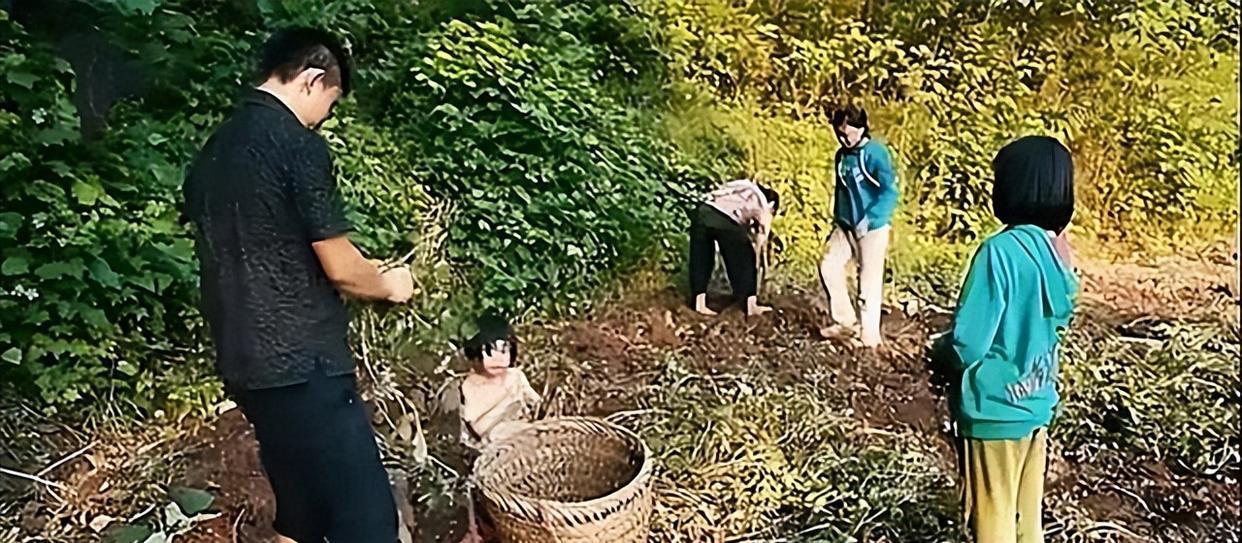 四川夫妇16年生7女4男,丈夫酒后杀人判无期,声称:存钱不如存人