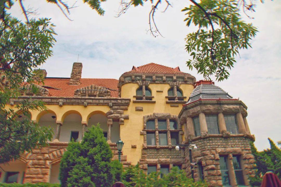 |这座宜居Top1的海滨老城,一到夏天,就美得让人欲罢不能