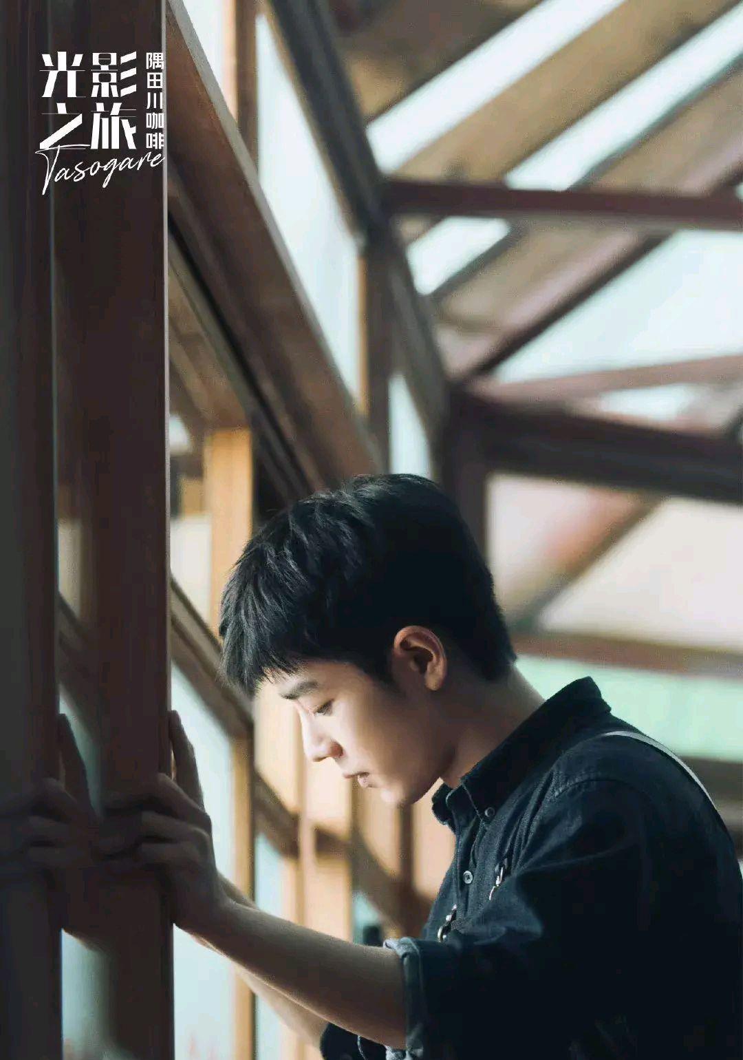 肖战|肖战在内娱荷尔蒙天花板票选中断层领先，为了角色不断自我突破！