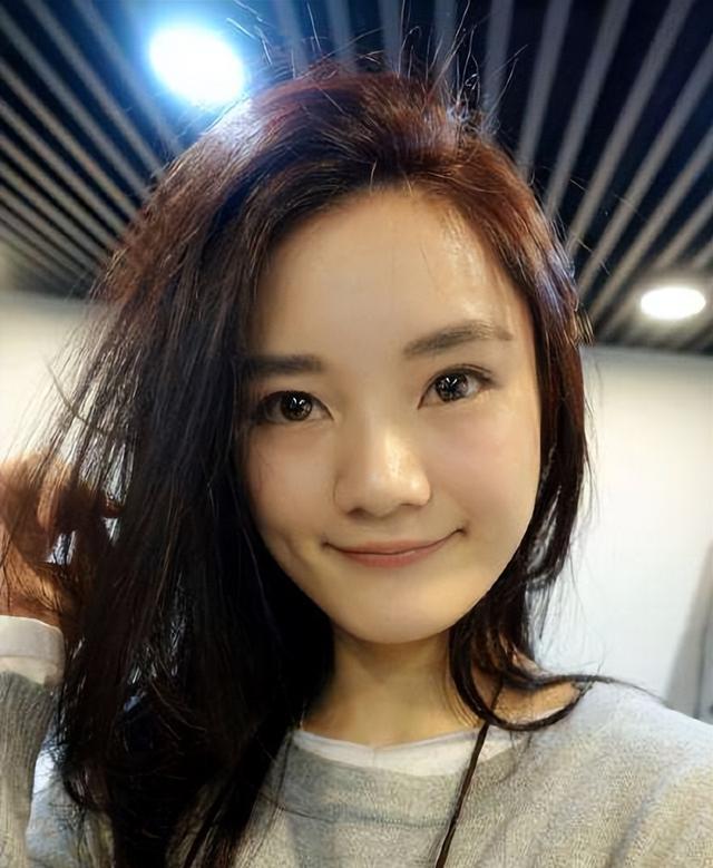 馨子|演员馨子：从偶像剧女主到泯然众人，如今37岁没房没车没结婚