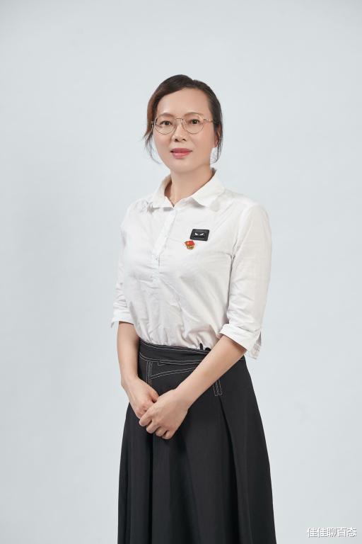 ?湖南：大学女教授开宝马冲向人群，肇事女教授曝光，惊悚细节披露
