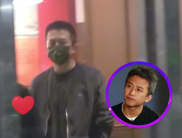 邓超|43岁邓超深夜聚会,满脸憔悴无精打采,弯腰驼背严重酷似张嘉益