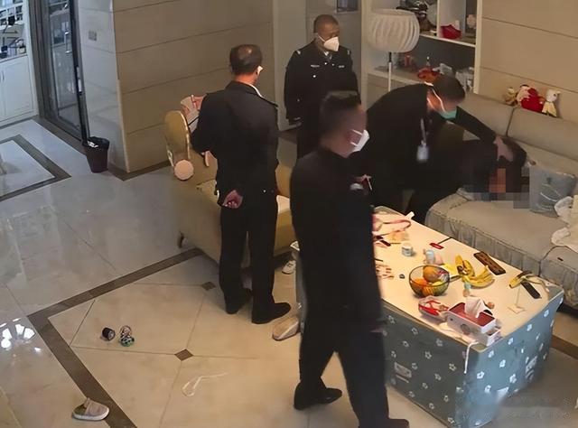 街道办事处综治中心主任,入户打人事件