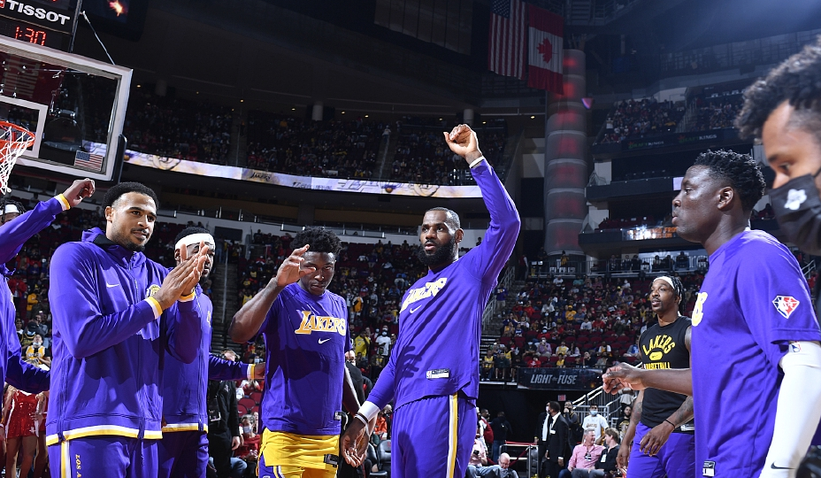 湖人隊|帶隊反超籃網(wǎng)，卻被湖人看輕！佩林卡成笑柄，他比德羅贊都可怕