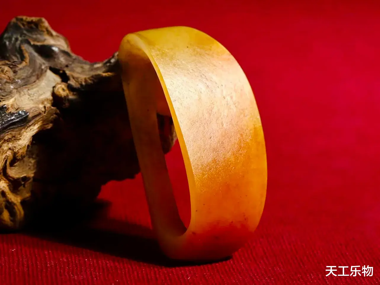 雕刻|和田玉五折起售？究竟是人有毛病还是玉有“毛病”？