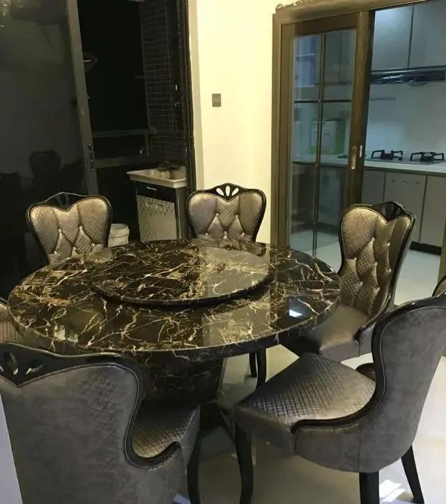 晒晒我家120平新房,老公花42万装修,客厅的电视墙很多人没见过