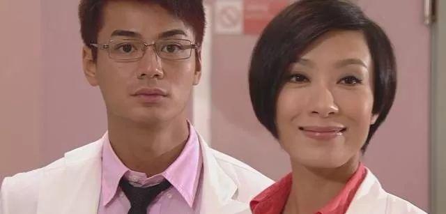 罗仲谦|4年换13个女友，“情场浪子”最终拜倒杨怡裙下