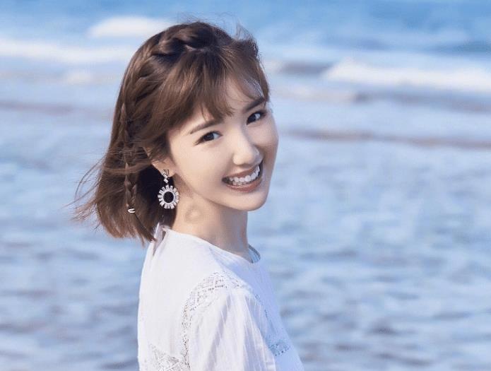 明明是美女,笑起来却很“恐怖”,这6位女星,不笑美艳一笑瘆人
