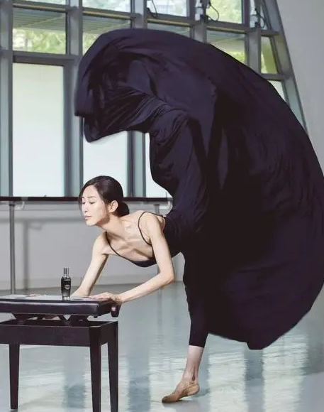 朱洁静|朱洁静一直希望通过舞蹈证明自己，用力过猛不如唐诗逸讨喜