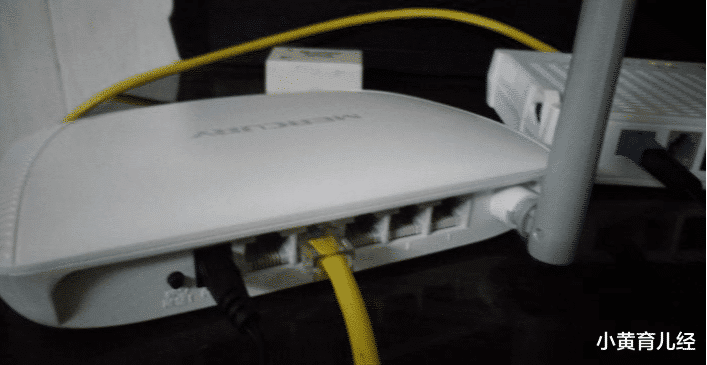 “路由器”附近,这2样东西千万不要放,难怪百兆光纤变“龟速”