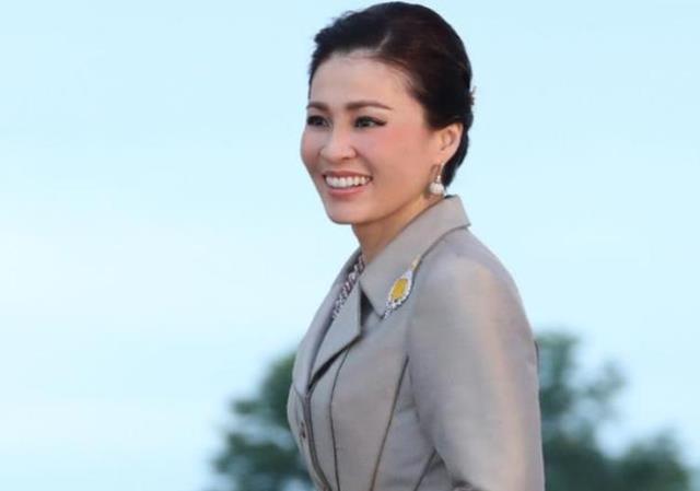 古力娜扎|王室“储妃霸主”差距明显，苏提达单独受宠，西拉米无缘现身庆典