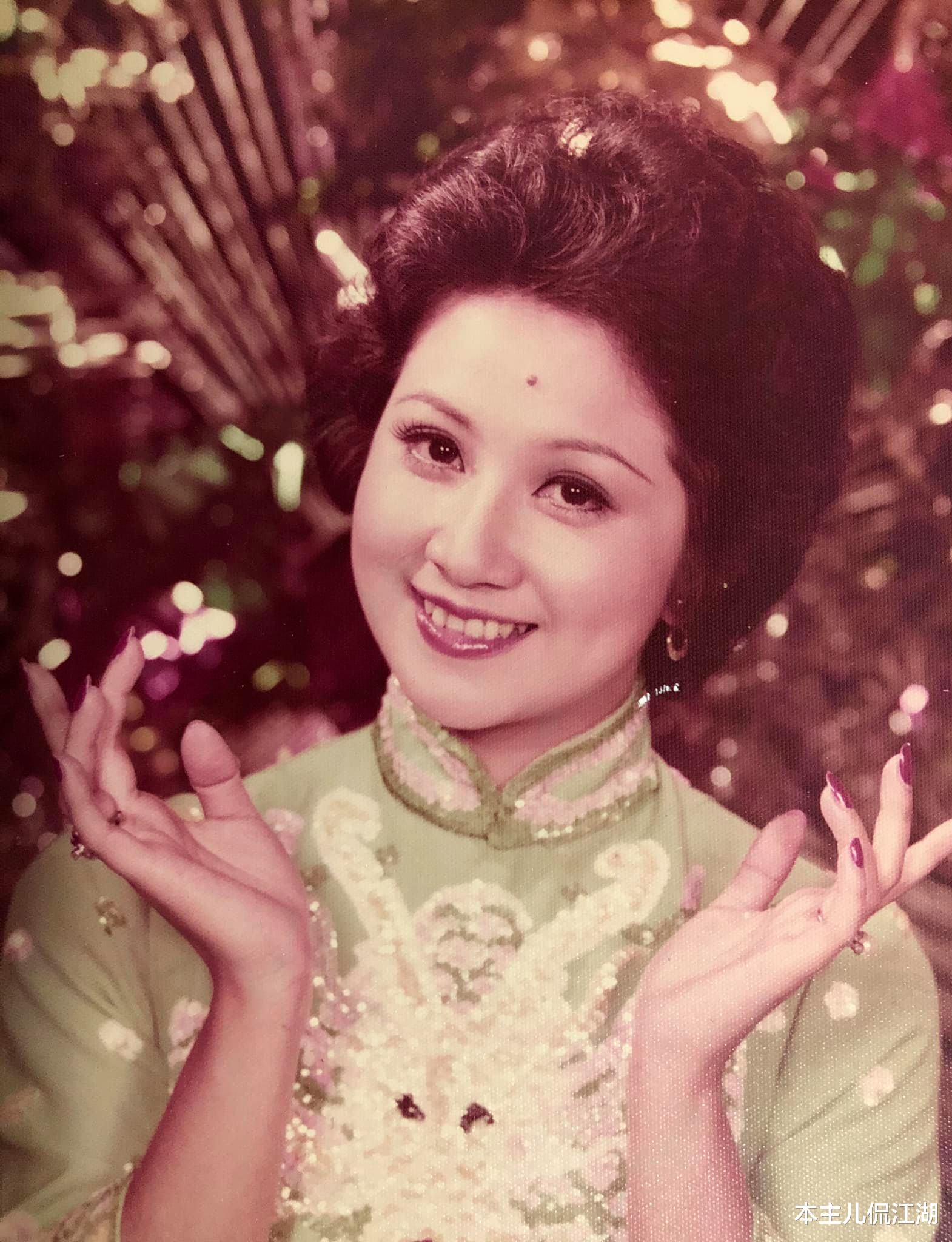 |薛家燕：被婆婆赶出家门，独自养大3个孩子，和小17岁男友只恋爱不结婚