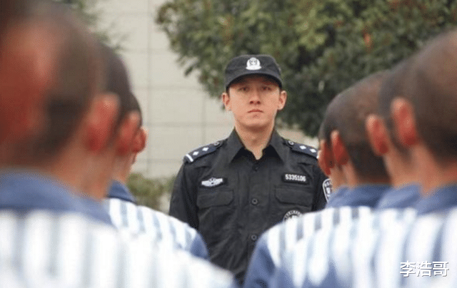 应届生|大学生求职新方向,冷门公务员竞争压力低,学历要求不高