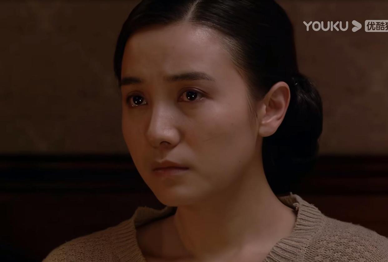 悬崖|重温《悬崖》:才懂周乙儿子偷换妈妈毒药背后,有4个真实隐情