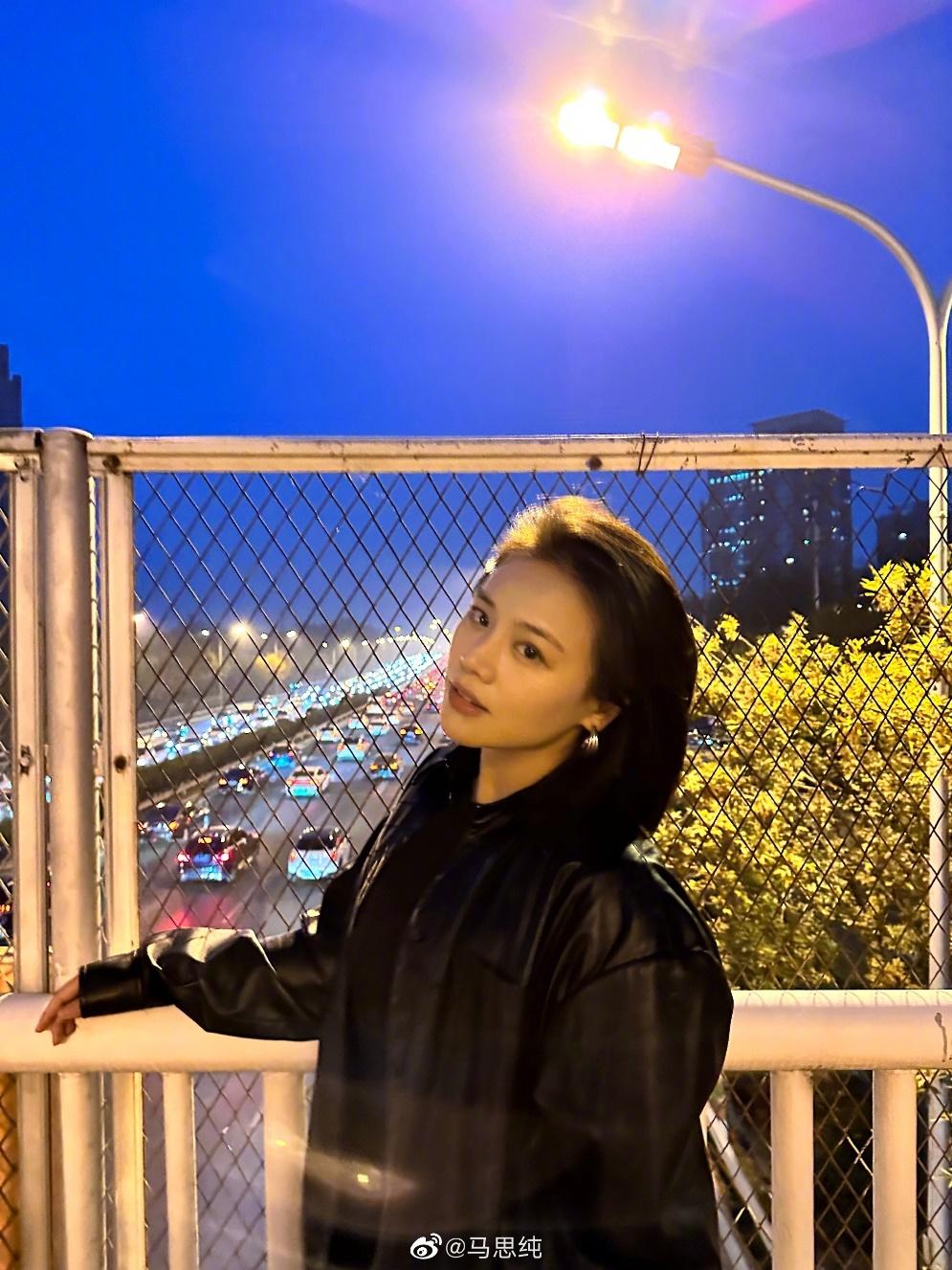 马思纯|马思纯真的瘦了，脸小一圈回到颜值巅峰，网友：抛弃恋爱脑搞事业