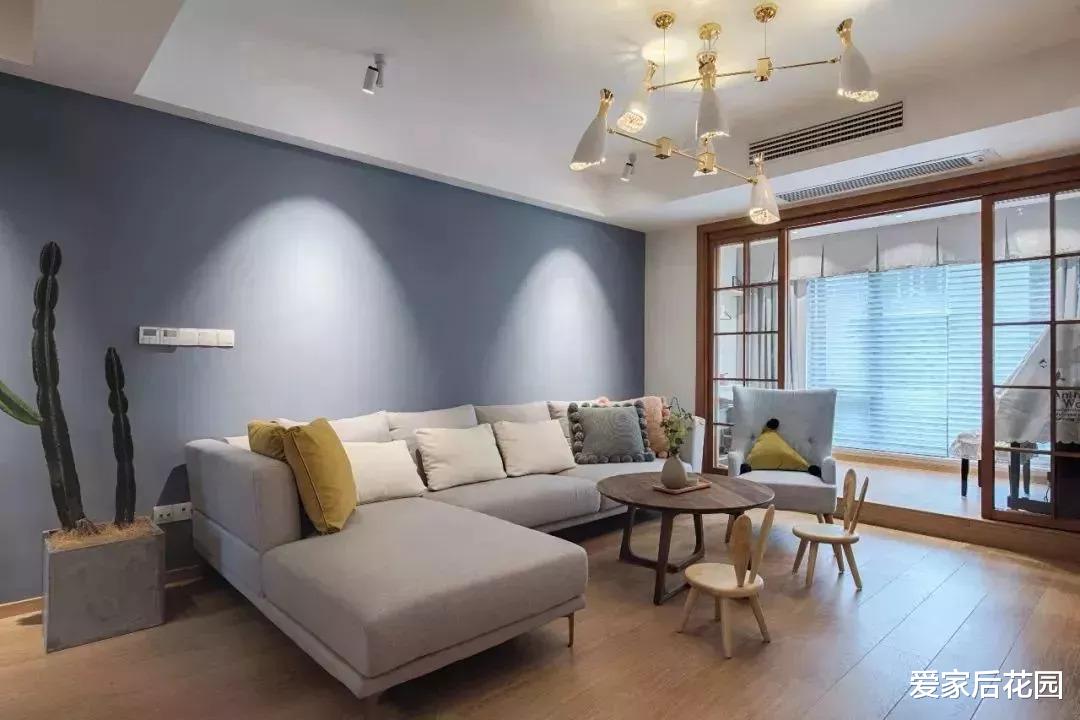 为什么北方的朋友,都坚持在阳台和客厅之间装门?原因简单又现实