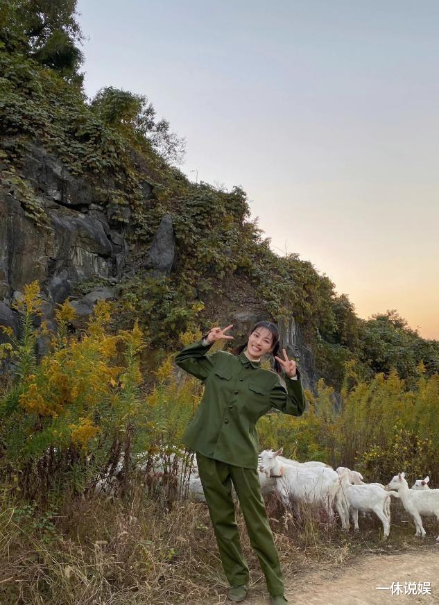 钟楚曦|她年少热爱舞蹈，大学时转型表演系，与肖战合作《王牌部队》大火