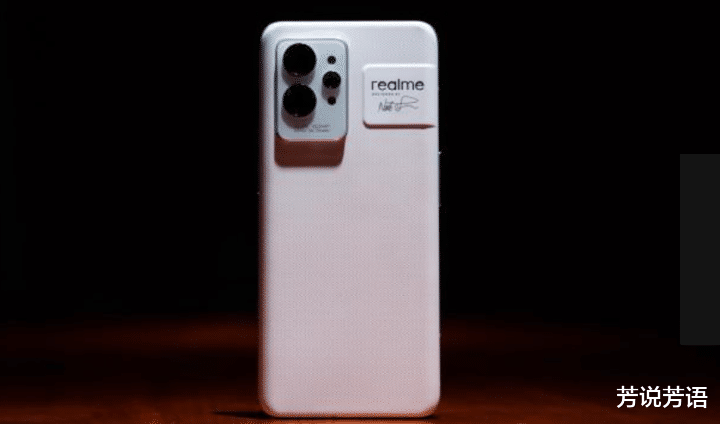 高通骁龙|2K直屏+骁龙8,价格跌破三千元大关,却依旧少人问津!