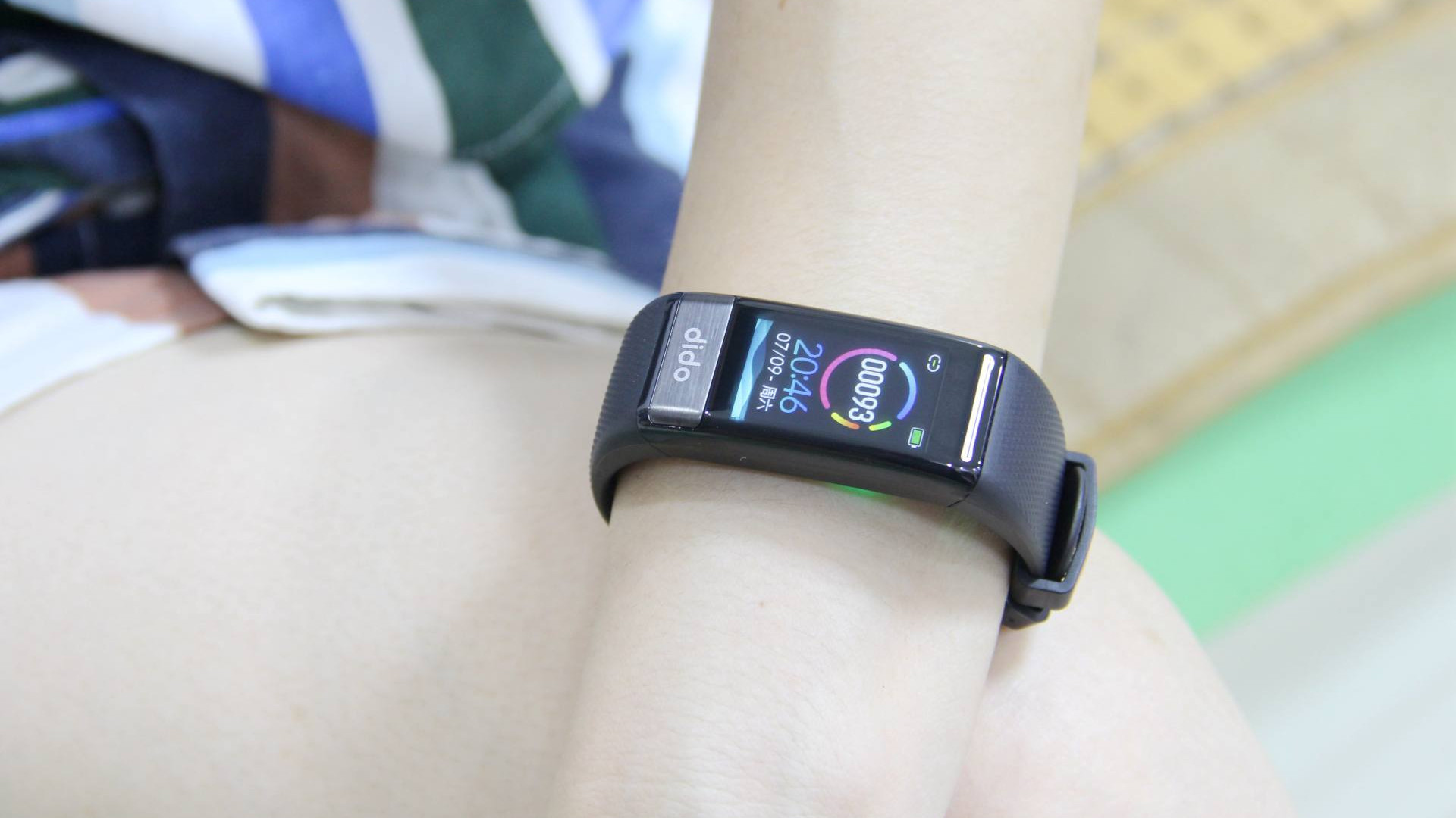 罗永浩|智能手环测血压哪个品牌好？dido Y1你有必要体验一下