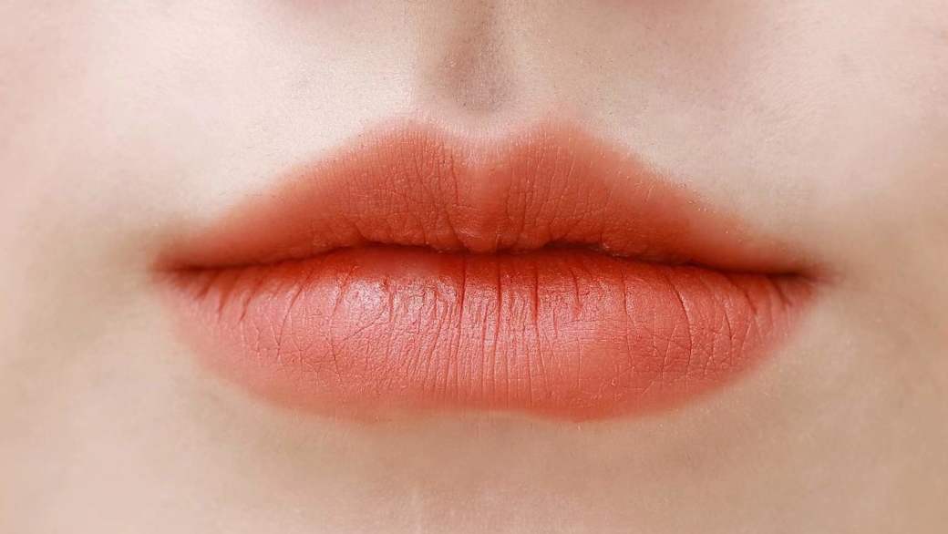 补钙 在妆容细节处倾注爱意，无畏近距离！