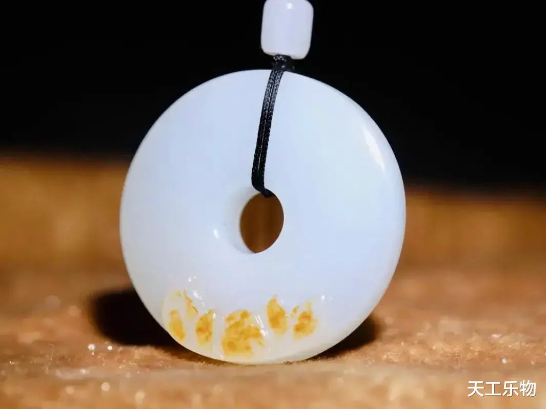 羊脂玉|从最潮到最土!和田玉平安扣算不算羊脂玉的“背锅侠”?