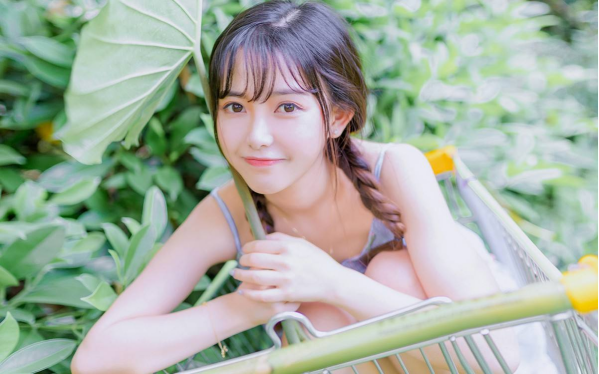 明星素颜 经常素颜和长期化妆的人，五年后会有多大差距？为什么？