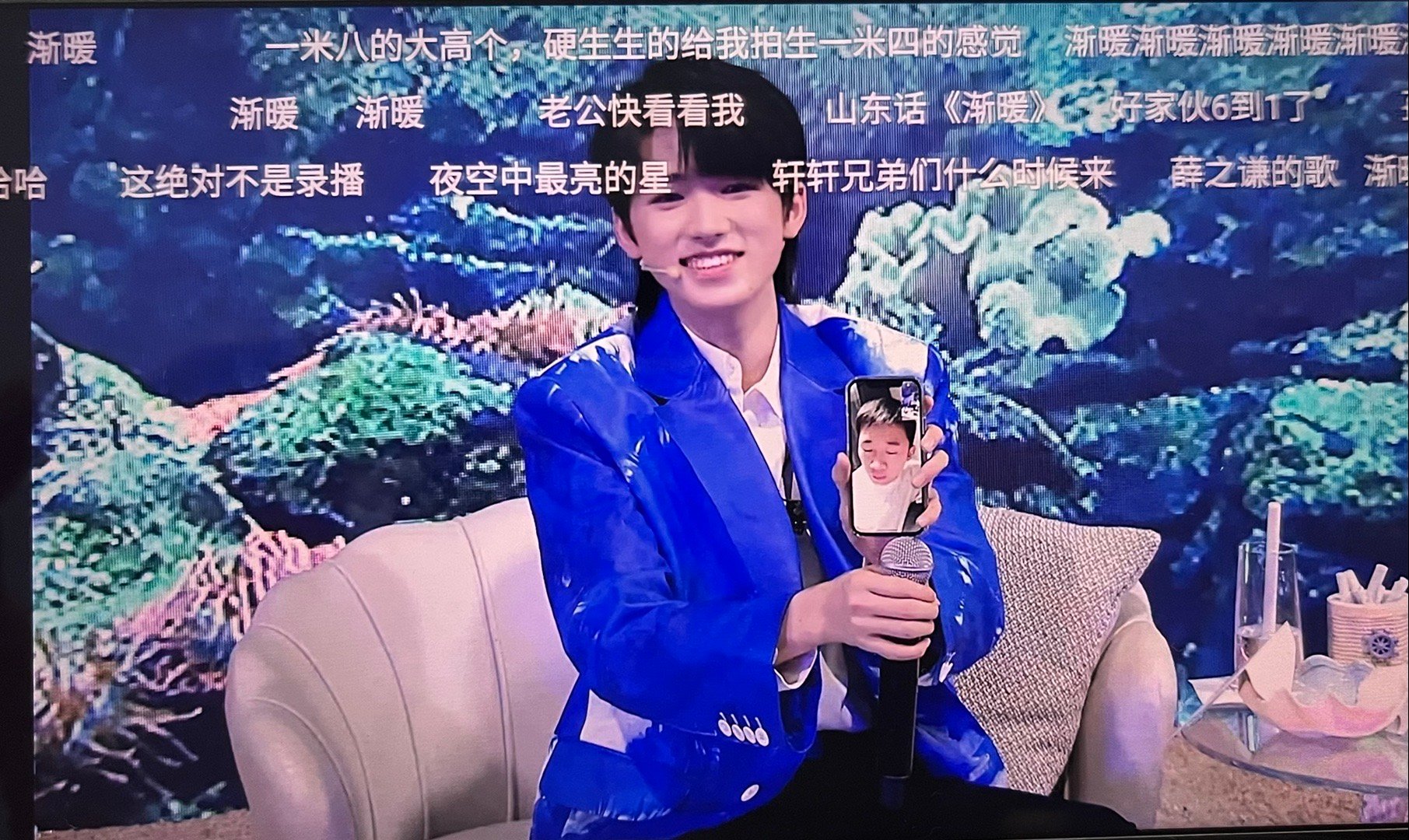 宋亚轩|宋亚轩和杨迪背靠浙江卫视，事业会越来越好，谢娜和丁程鑫尴尬了