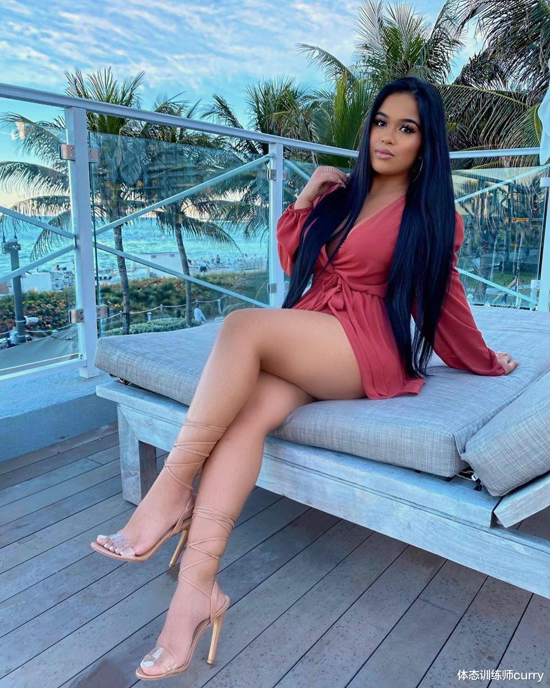 健身|健美模特后起之秀,婀娜身材很有女性魅力,不愧是大众的健身榜样