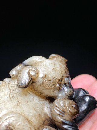 翡翠|元 和田玉籽料 脂白玉 黑漆 独角兽 瑞兽 摆件 纸镇 把件