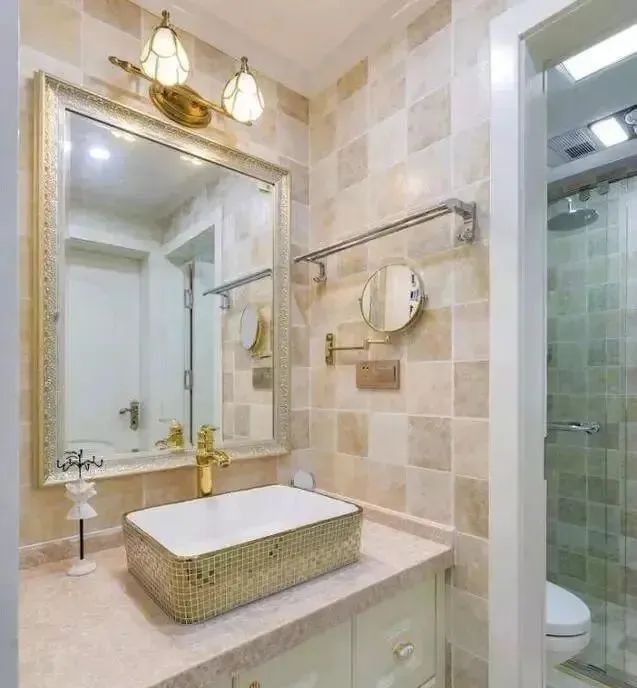 去邻居家串门,进门就被客餐厅惊艳了,这是小区装修最漂亮的了吧