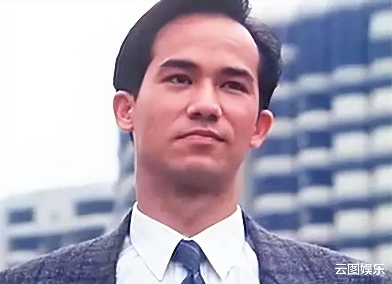 63岁李子雄阳康后回港,携4岁儿子到母校参观,爱子高颜值像妈