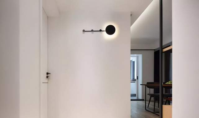 50平简约风公寓设计，整个客厅居然是哑光的