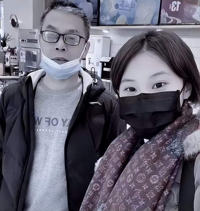 吉祥三宝|吉祥三宝带货赣南脐橙，田静姐弟享受悠闲时光，许家妮妮气质好