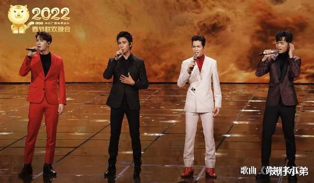 沈腾|沈腾小品成春晚最佳，马丽透露幕后排练惊魂一刻，沈腾深夜晕倒入院！